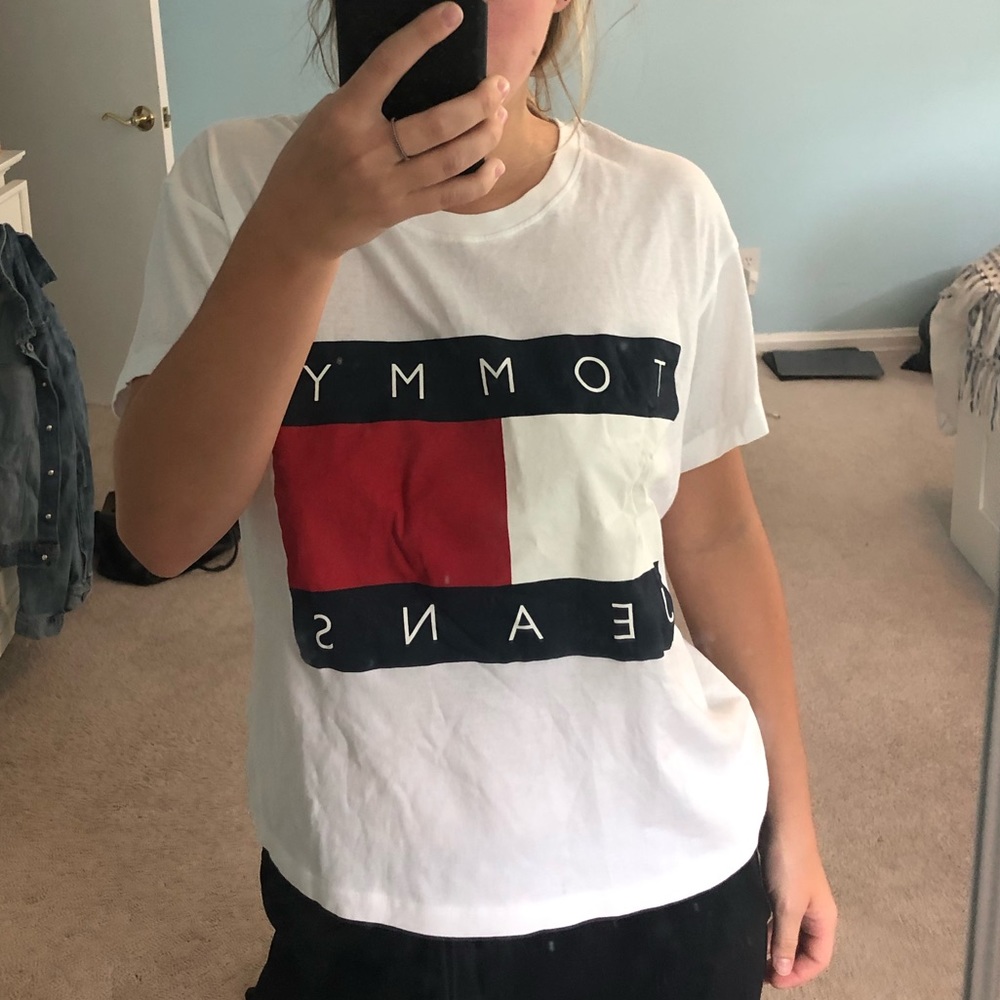 Tommy Hilfiger logo tee